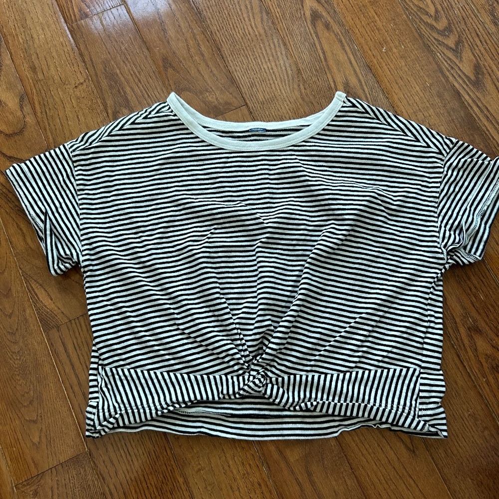 Old Navy crop top